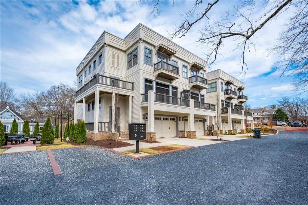 1077 Canton Street - Photo 1