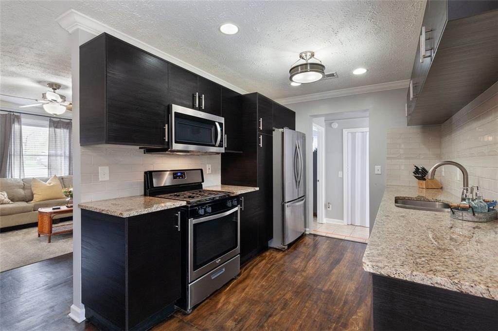 3292 Mayflower Drive - Photo 1