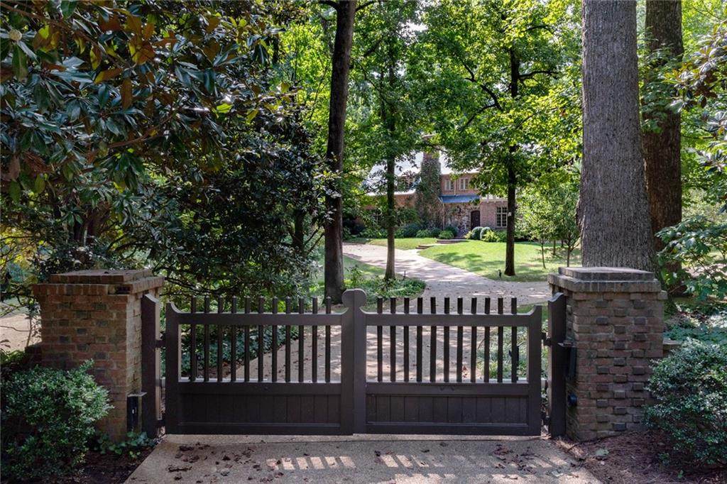 3655 Tuxedo Road - Photo 1