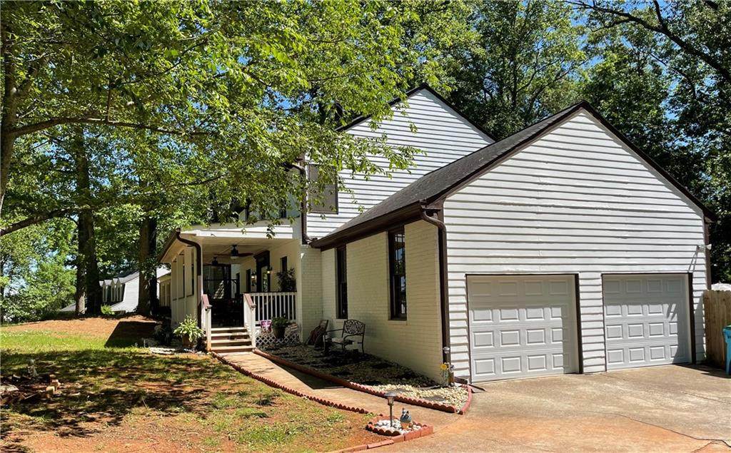 3918 Buckland Drive - Photo 1