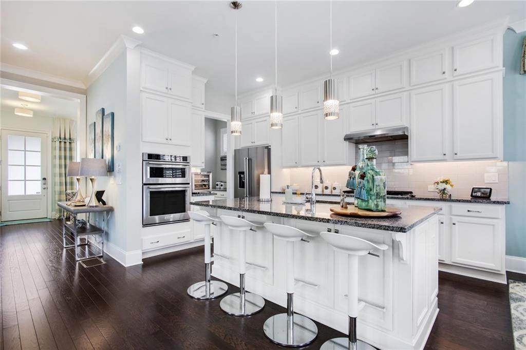 313 Fort Street - Photo 1