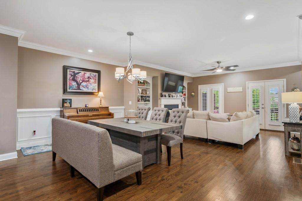 4722 Village Way - Photo 1