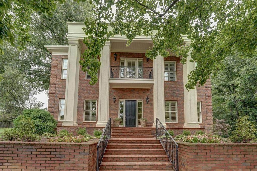 2140 East Street - Photo 1