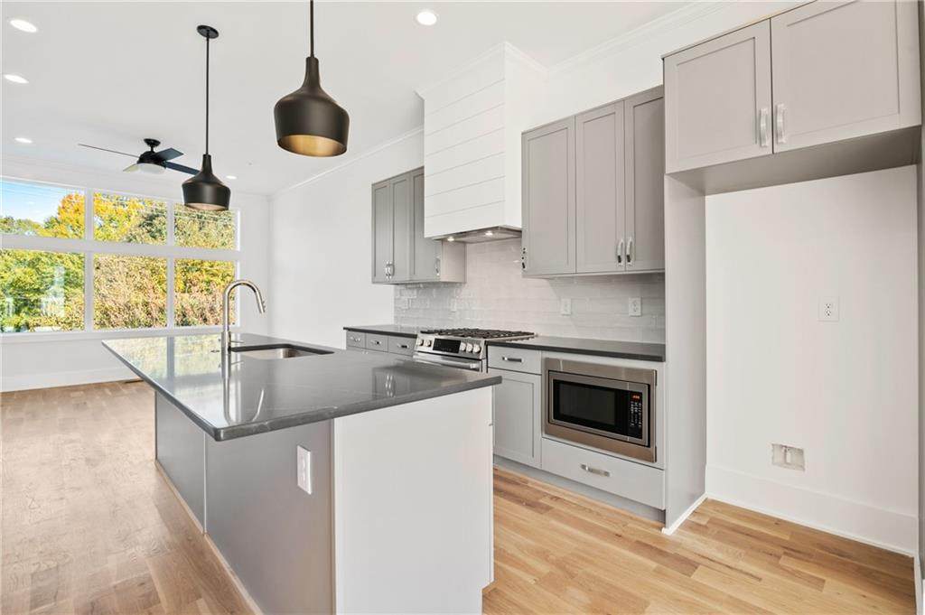 810 College Avenue - Photo 1