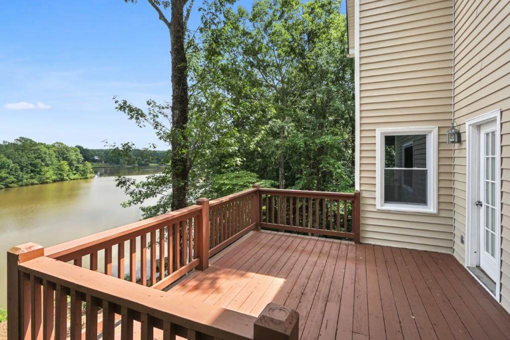 439 Lakeside Drive - Photo 1
