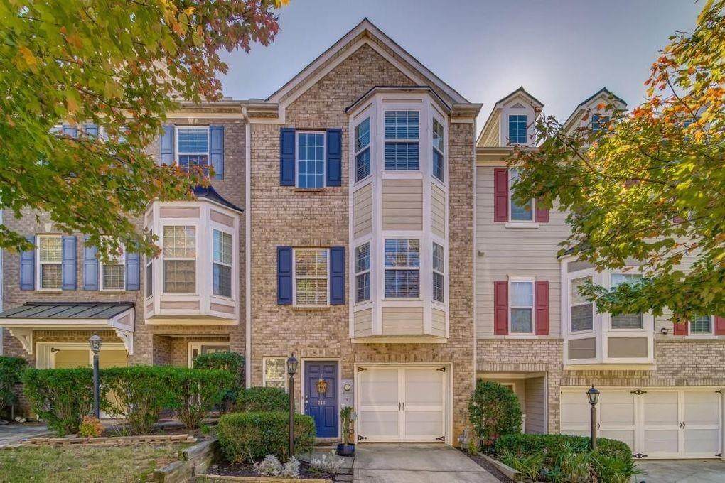 241 Valley Crossing - Photo 1