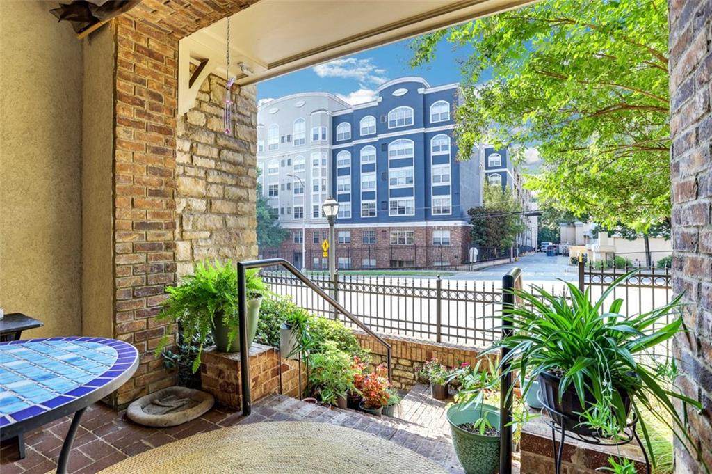 625 Piedmont Avenue - Photo 1