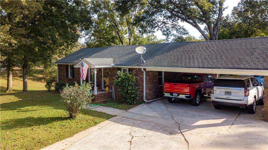 717 Cheatham Hill Road - Photo 1