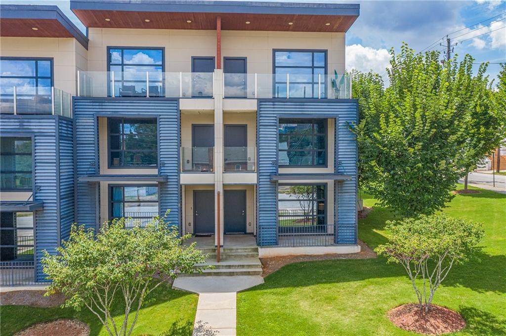 472 Martin Street - Photo 1