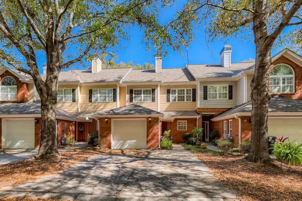 31 Hall Manor - Photo 1