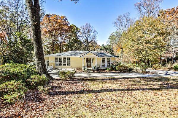 1055 Lee Circle - Photo 1