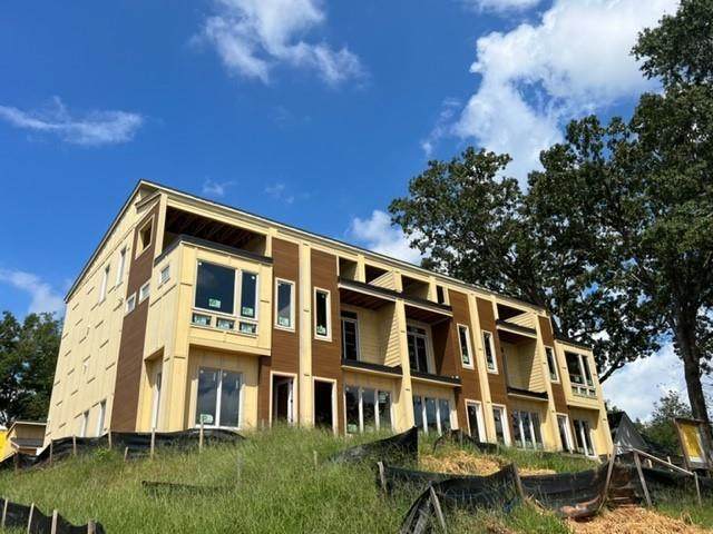 426 Forrest Avenue - Photo 1