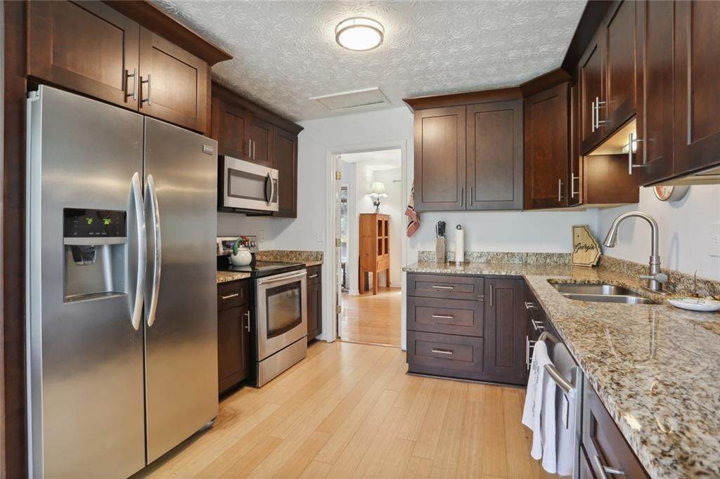 82 Geraldine Drive - Photo 1