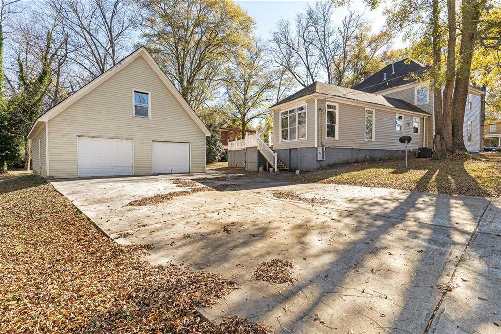 10 Oak Street - Photo 1