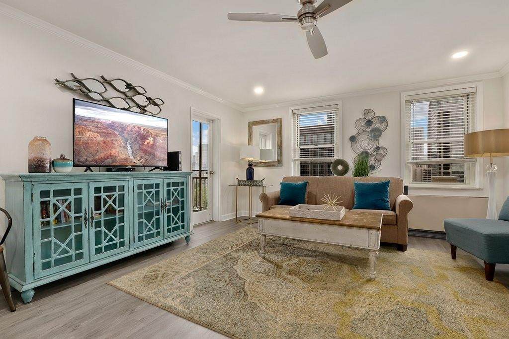 300 Peachtree Street - Photo 1