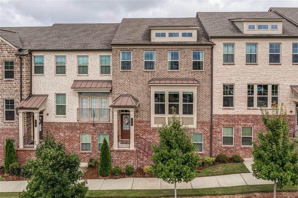 418 Montclair Court - Photo 1