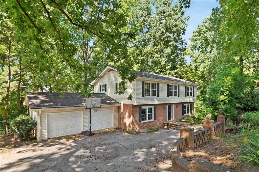 5584 Benton Woods Drive - Photo 1