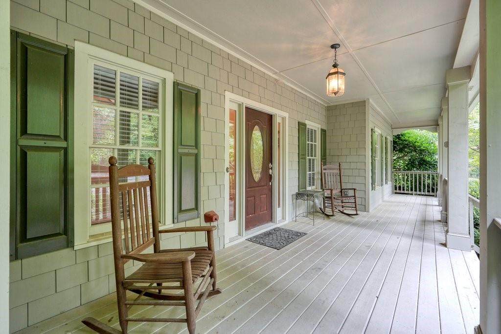 201 Cherokee Way - Photo 1