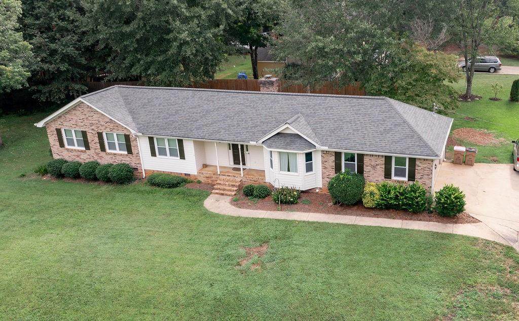 2210 Sunrise Circle - Photo 1