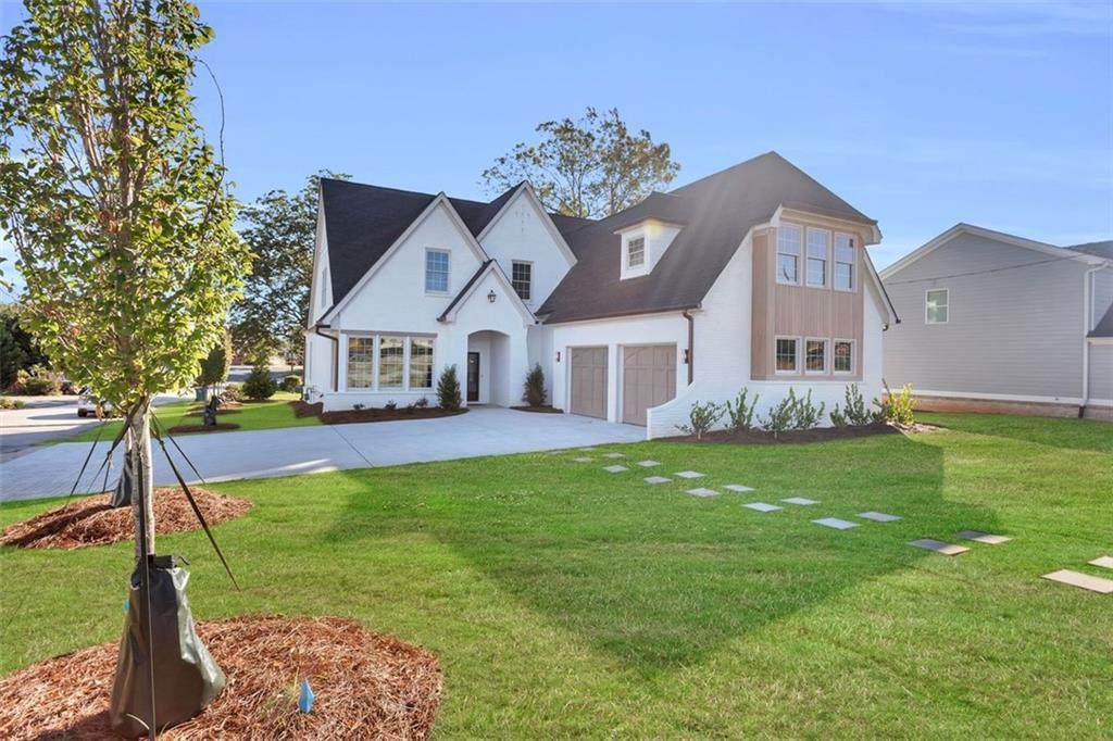2465 Dixie Avenue - Photo 1