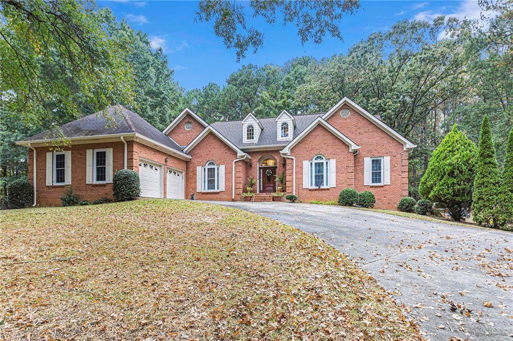 285 Camelot Drive - Photo 1