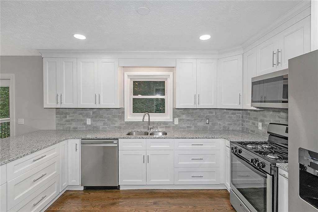 308 Southfork Court - Photo 1
