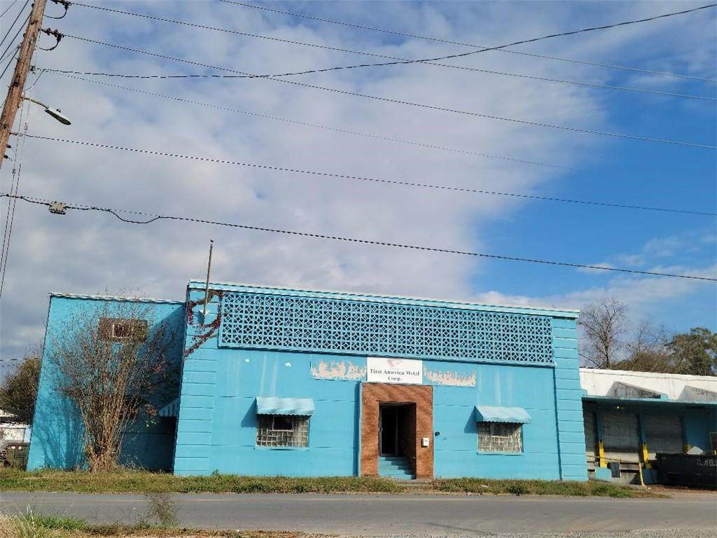 101 Pine Street - Photo 1
