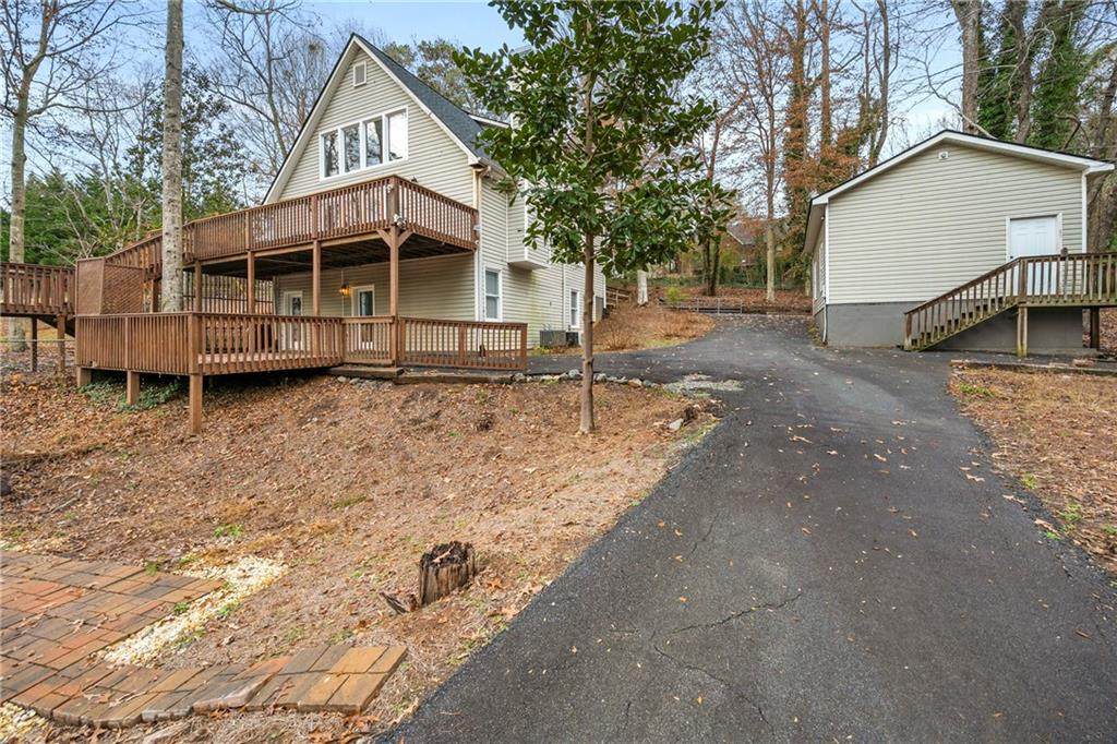 6640 Pine Ridge Circle - Photo 1