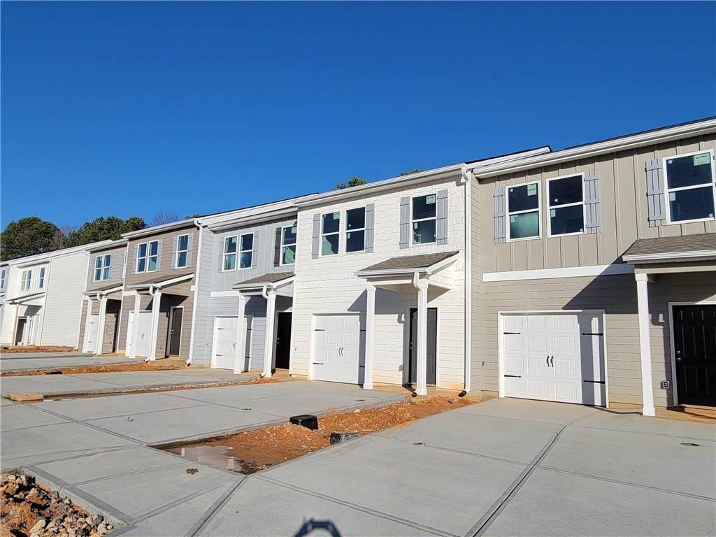 229 Oakwood Drive - Photo 1