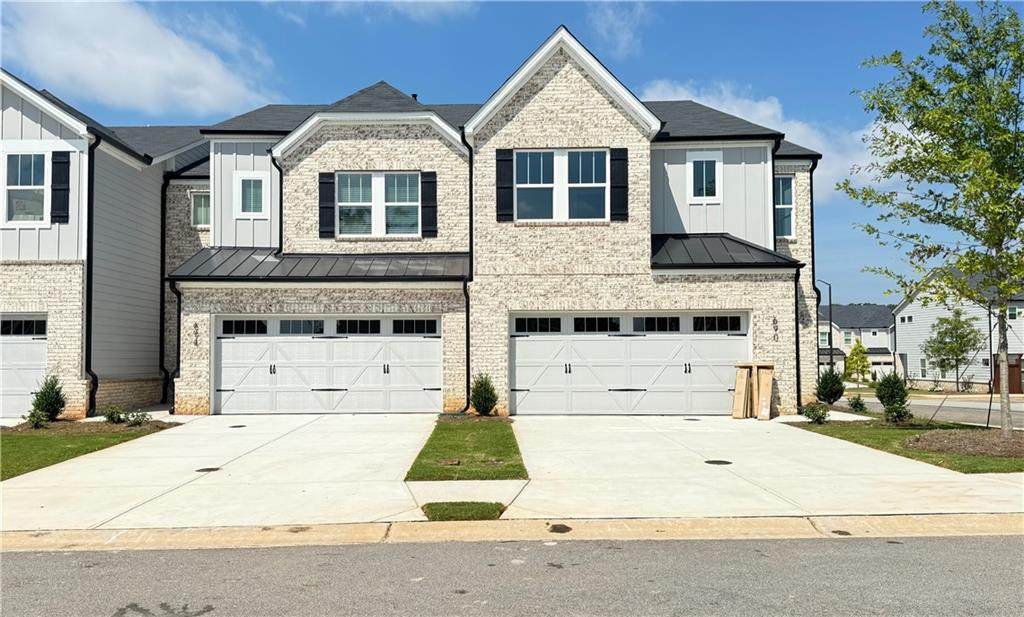 694 Gabby Point - Photo 1