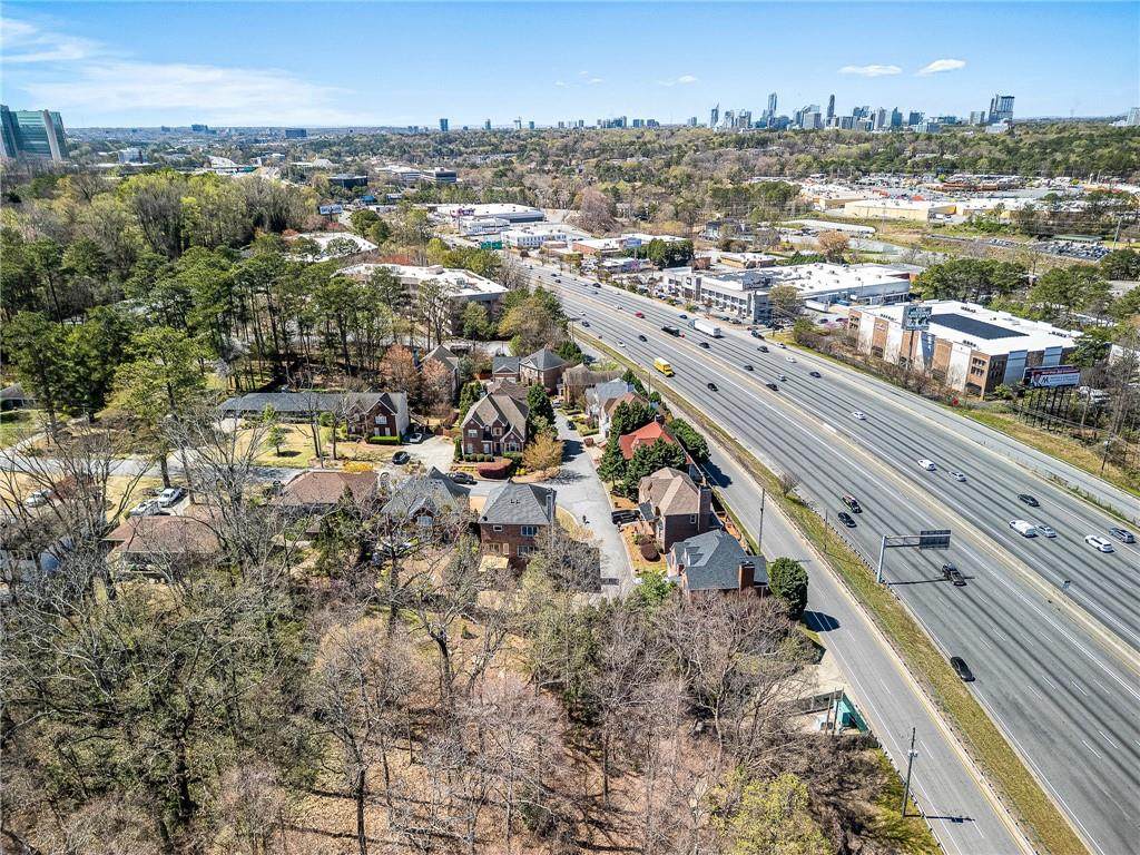 1734 Summit Glen - Photo 1