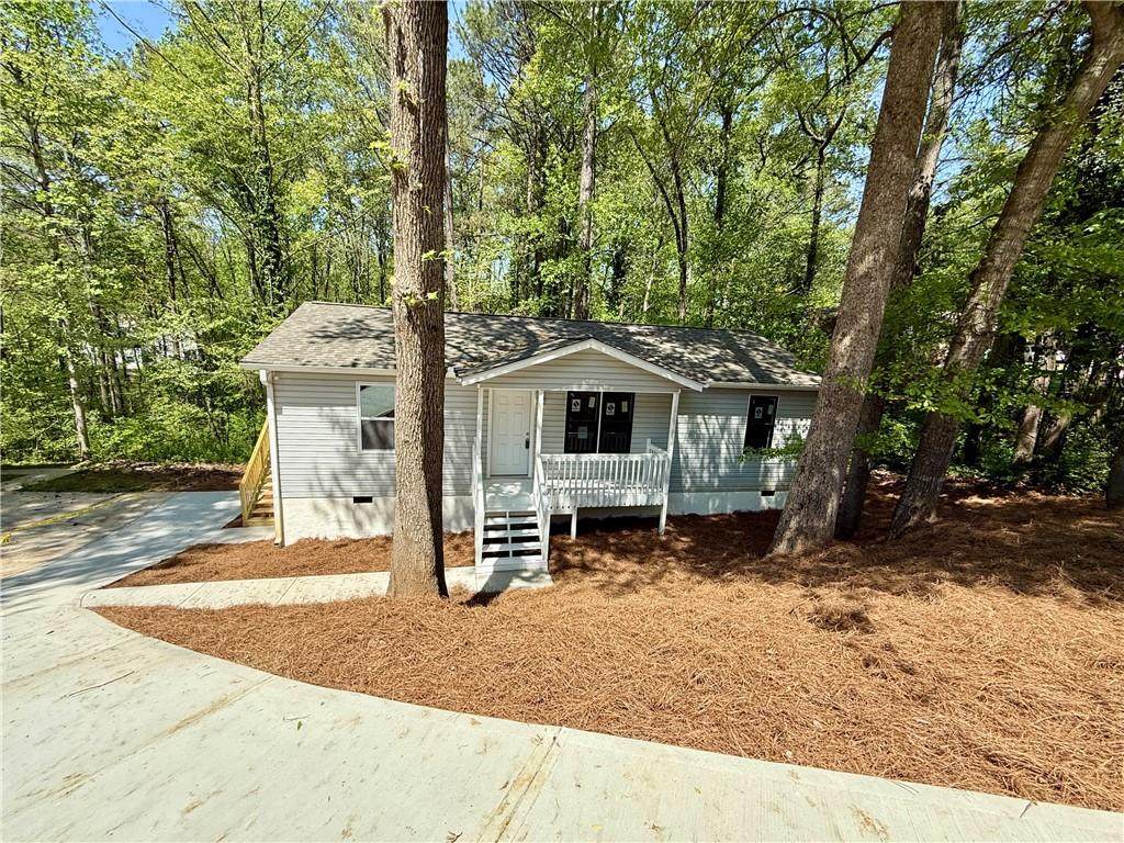 140 Rosewood Drive - Photo 1