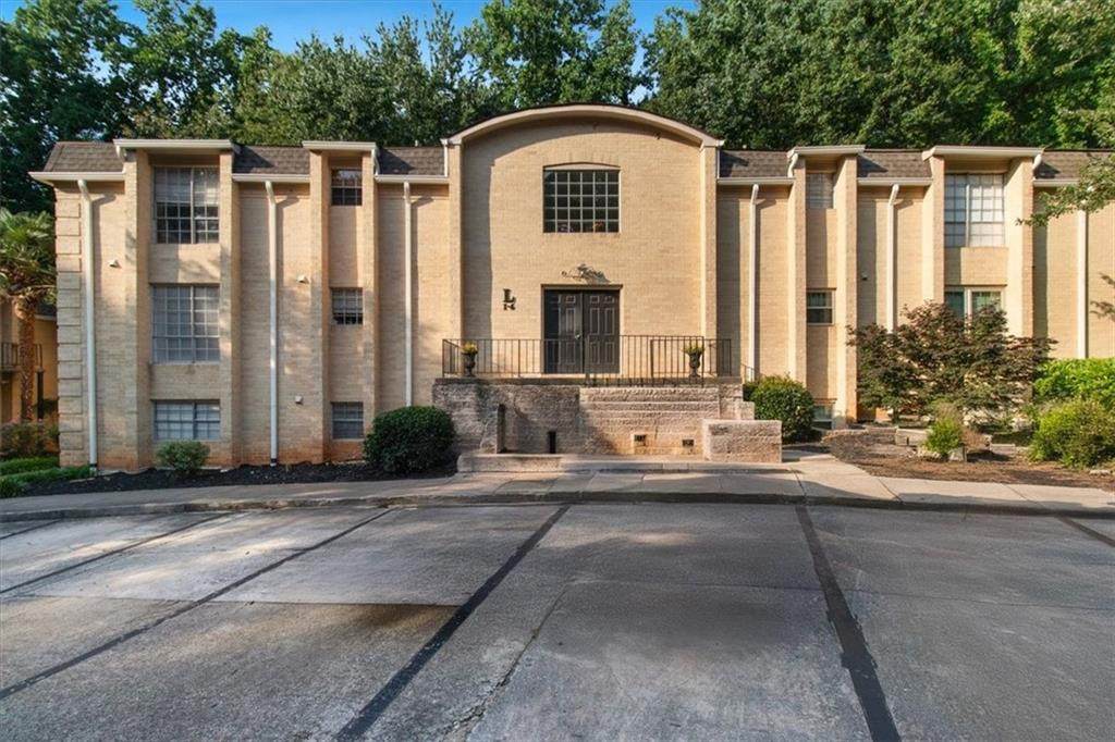 5400 Roswell Road - Photo 1