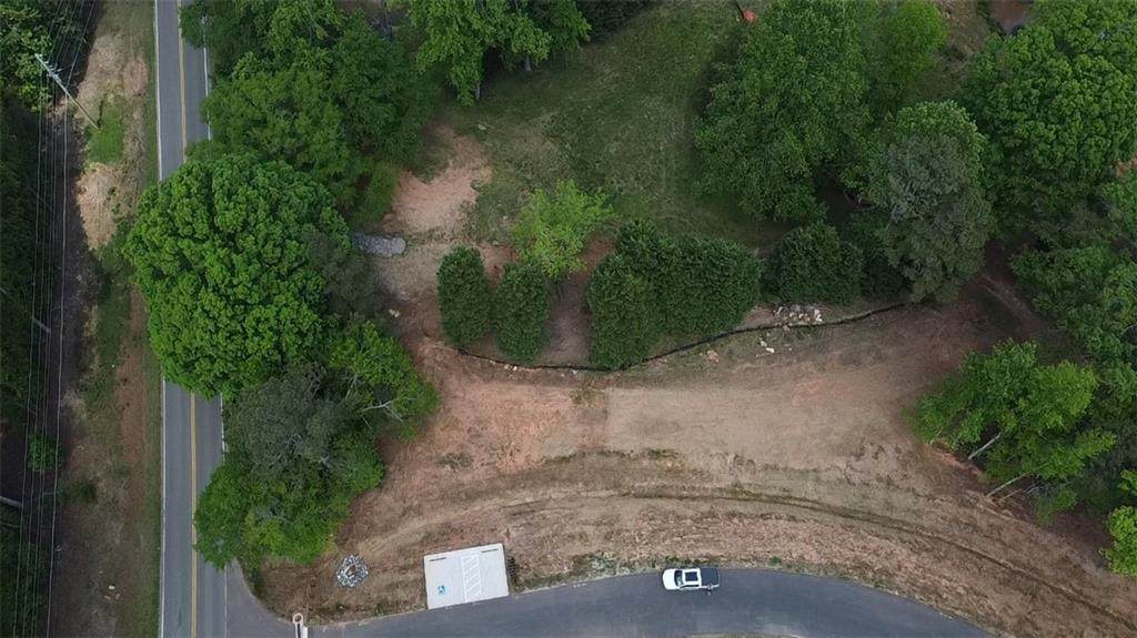 210 Thompson Trail - Photo 1