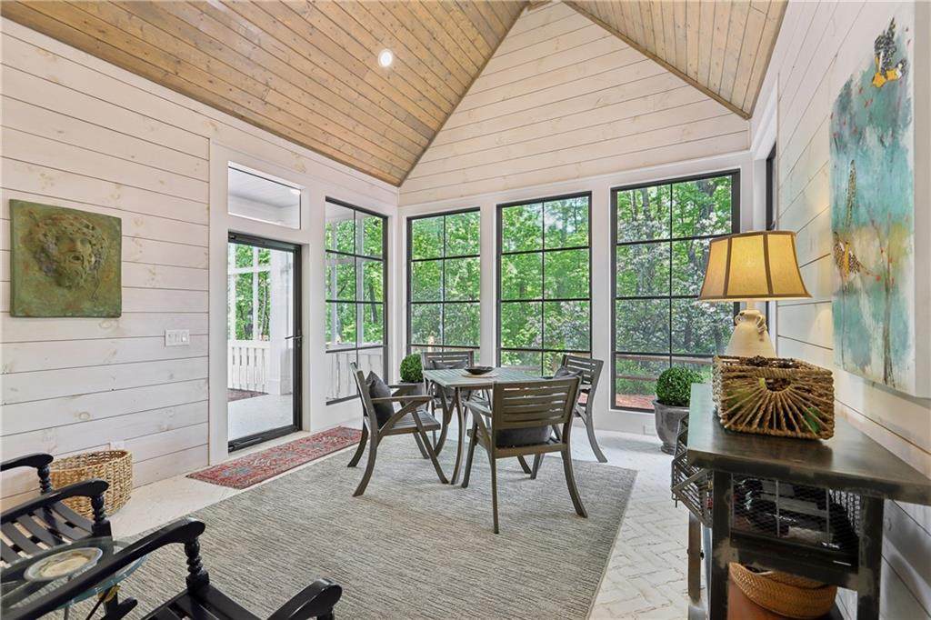 33 Cedar Summit - Photo 1