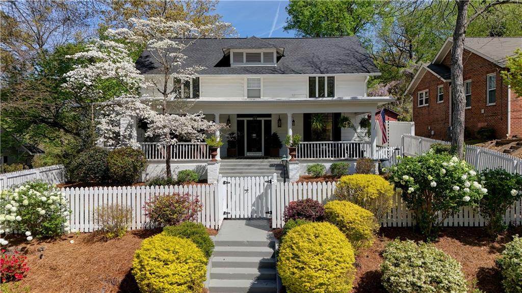 211 11th Street - Photo 1