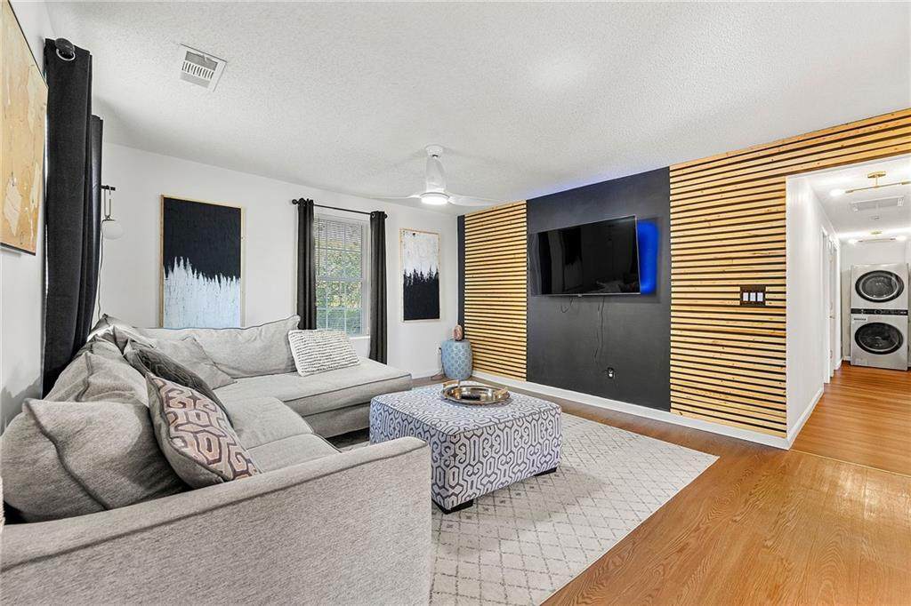 1357 Railroad Avenue - Photo 1