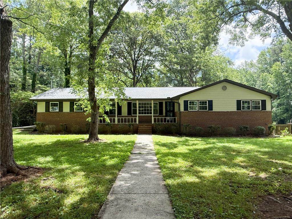 420 Creekview Court - Photo 1