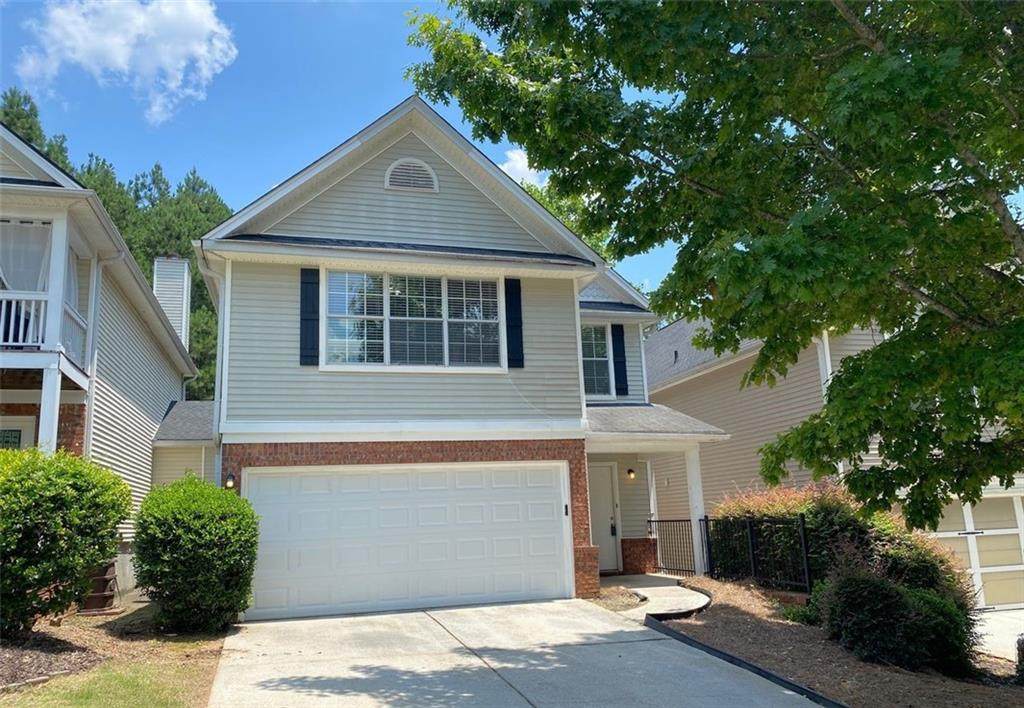 646 Lakes Circle - Photo 1