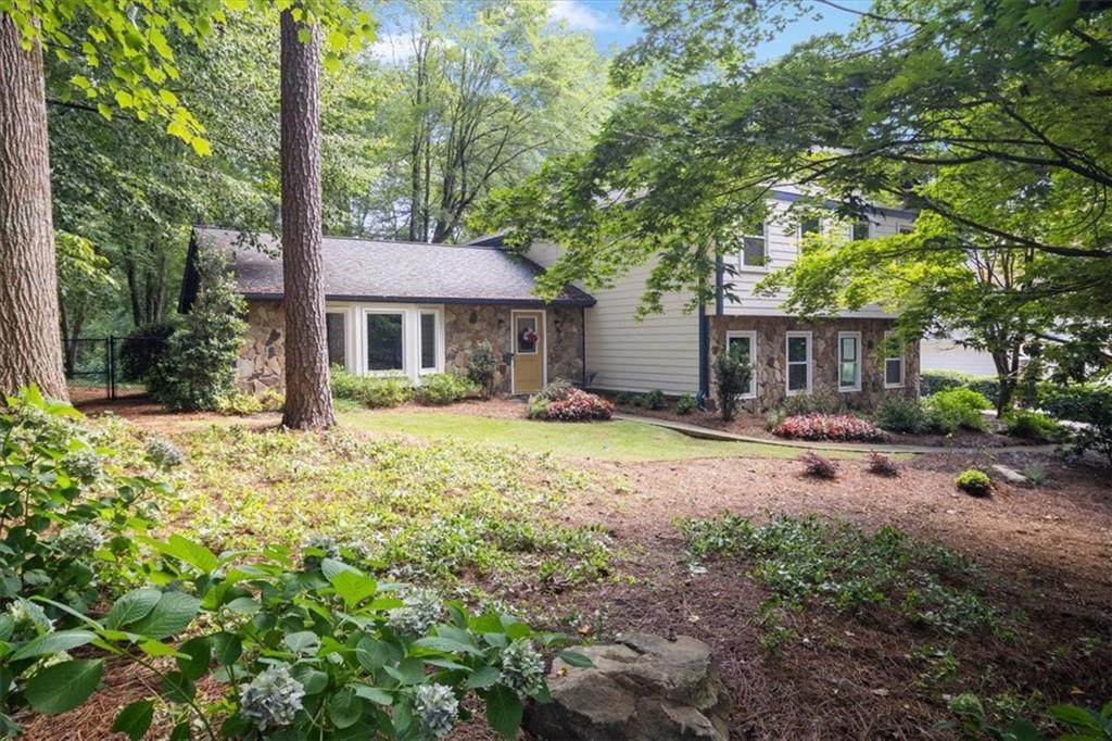 4989 Kings Wood Drive - Photo 1