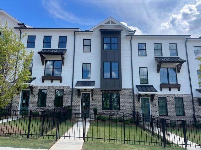 627 Silva Street - Photo 1