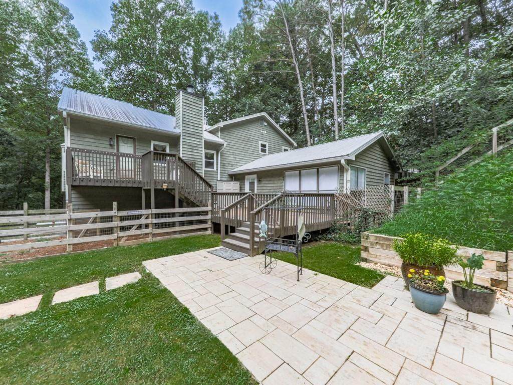 819 Victoria Place - Photo 1