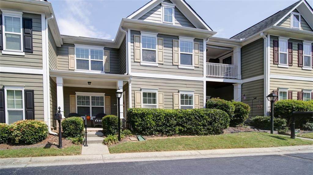 1126 Lake Point Way - Photo 1