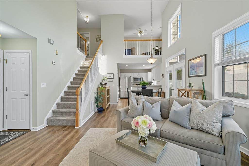 615 Bedford Court - Photo 1