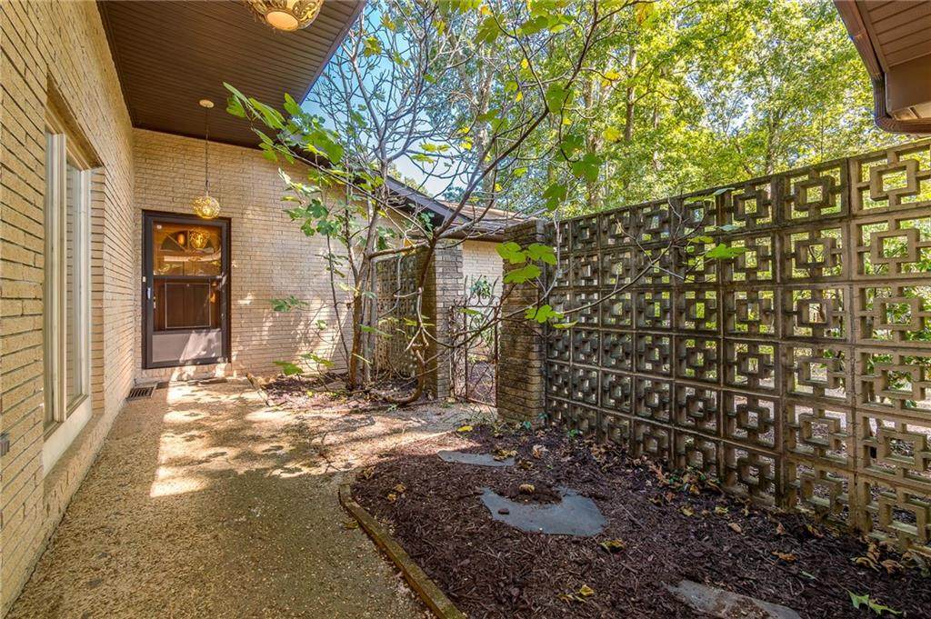 2700 Hawaii Court - Photo 1