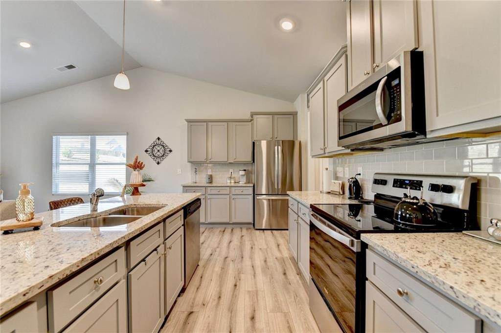 149 Peachwood Lane - Photo 1