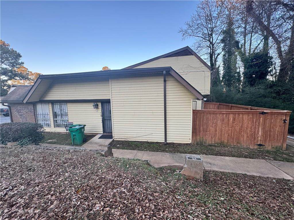 3223 Strawberry Lane - Photo 1