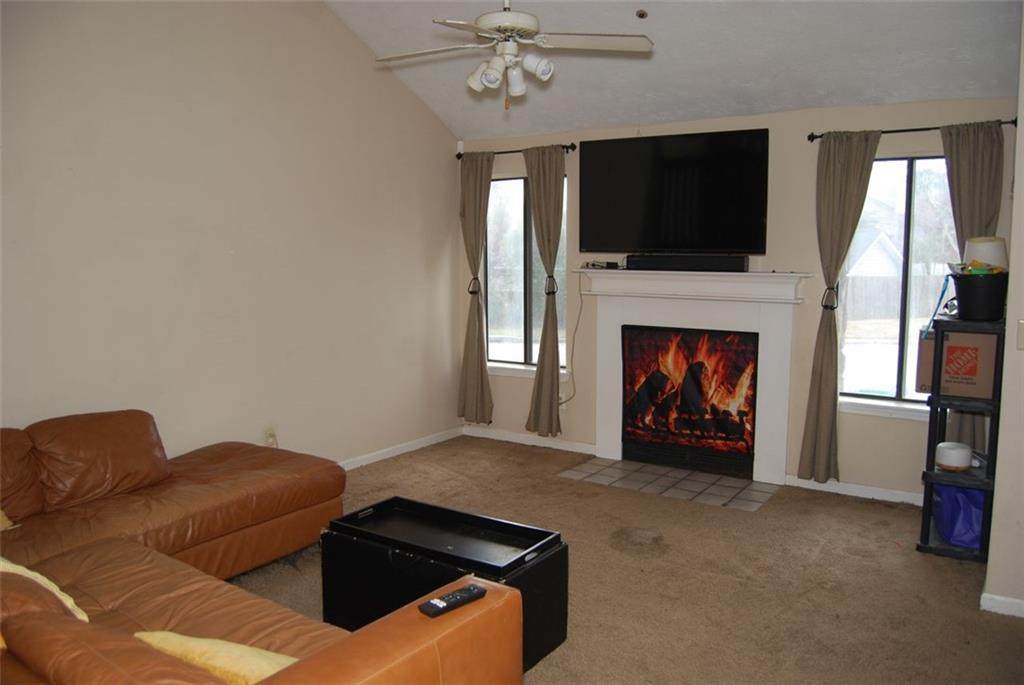 6003 Sherwood Trace - Photo 1