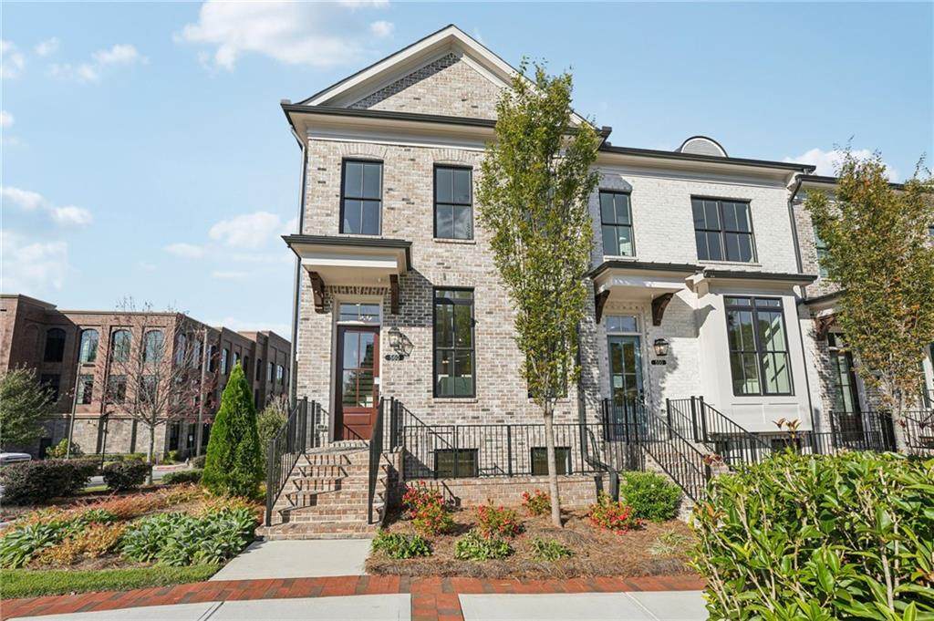 560 Fisher Drive - Photo 1