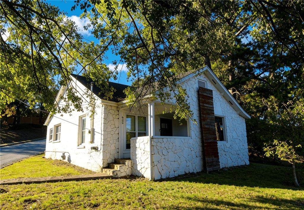 602 Lake Avenue - Photo 1